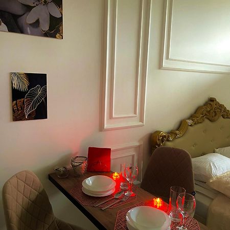 Vintage Apartment Kotlyarska10 Lviv Buitenkant foto