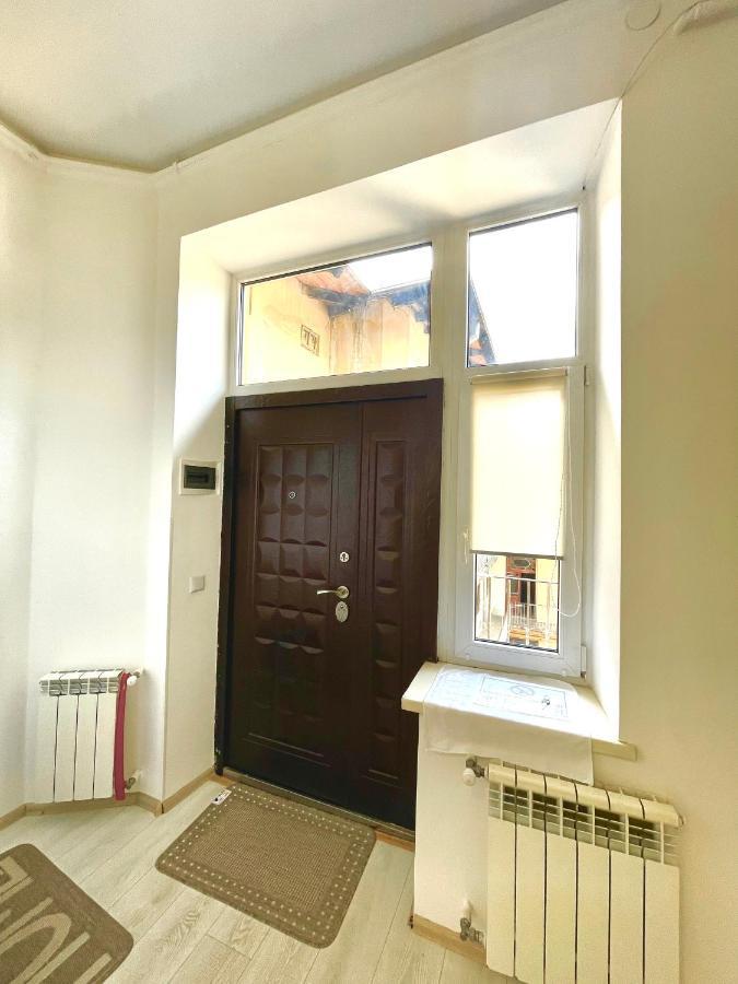 Vintage Apartment Kotlyarska10 Lviv Buitenkant foto