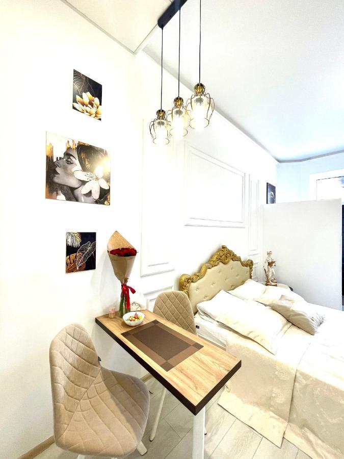 Vintage Apartment Kotlyarska10 Lviv Buitenkant foto