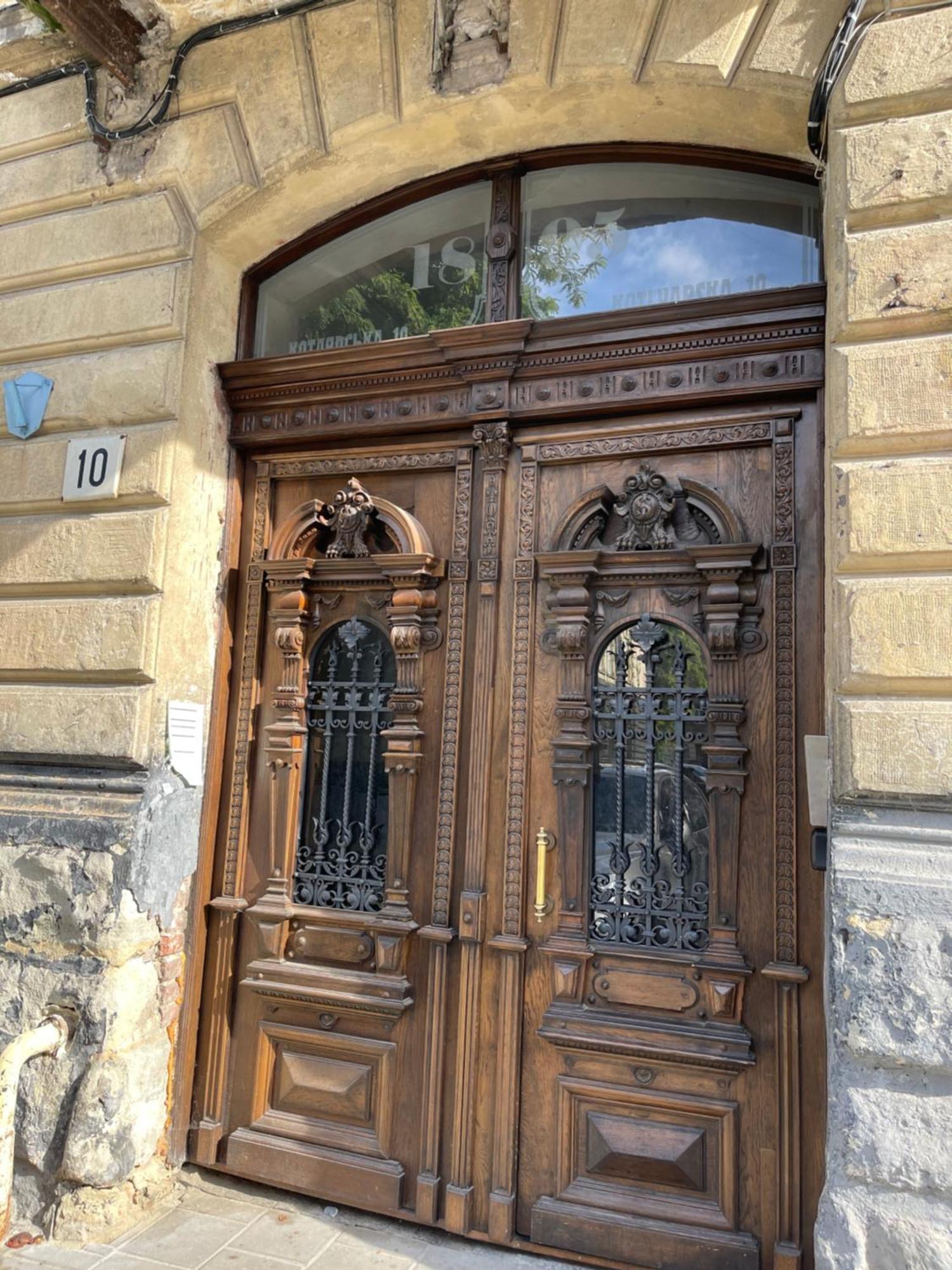 Vintage Apartment Kotlyarska10 Lviv Buitenkant foto