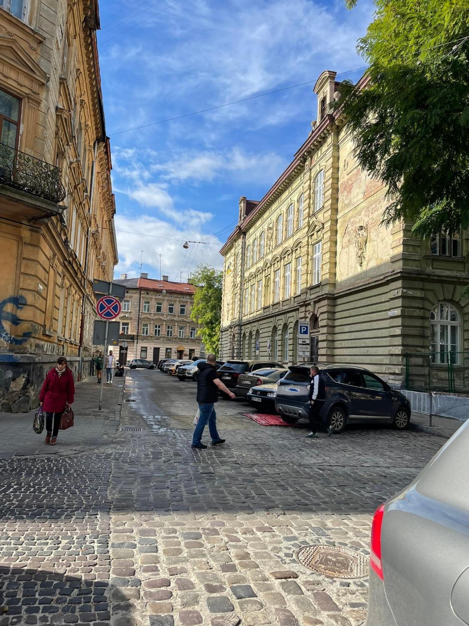 Vintage Apartment Kotlyarska10 Lviv Buitenkant foto